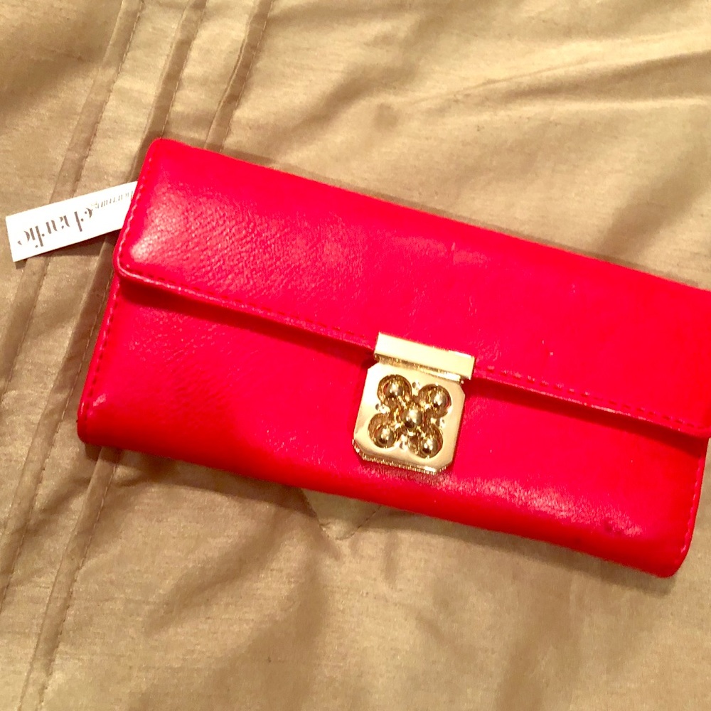Red wallet